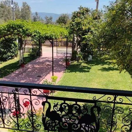 Eretria Vacation House * Eretria (Evia)